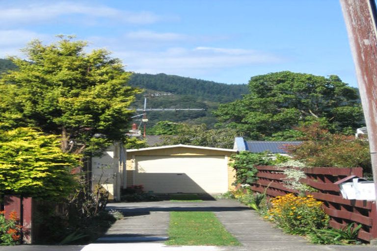 Photo of property in 2/125 Martin Street, Wallaceville, Upper Hutt, 5018