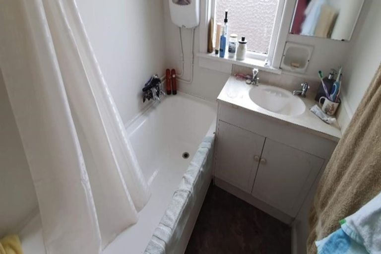 Photo of property in 17 Ensors Road, Opawa, Christchurch, 8023