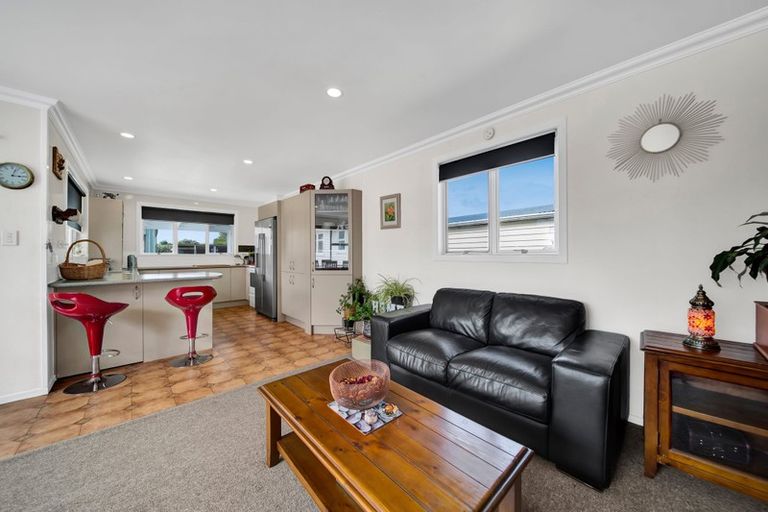 Photo of property in 44 Fantham Street, Hawera, 4610