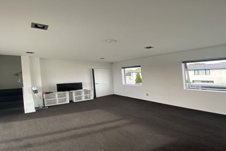 Photo of property in 4/6 Defoe Place, Waltham, Christchurch, 8023