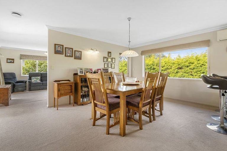 Photo of property in 6 Rivervale Grove, Stanmore Bay, Whangaparaoa, 0932