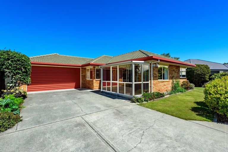 Photo of property in 7b Ronald George Place, Parklands, Christchurch, 8083