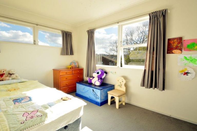 Photo of property in 30 Kirby Street, Glendene, Auckland, 0602