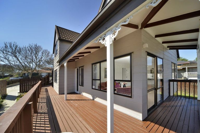 Photo of property in 32 Hollyford Drive, Clover Park, Auckland, 2105