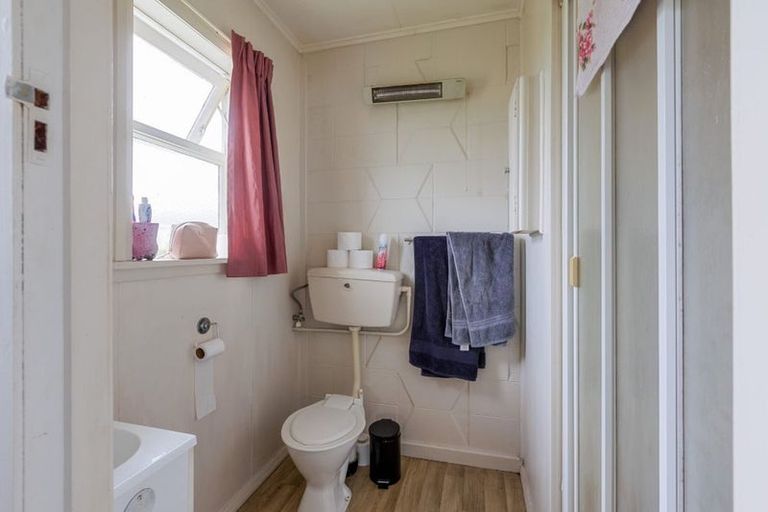 Photo of property in 11 Tararua Street, Pahiatua, 4910