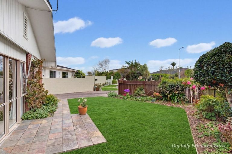 Photo of property in 15a Te Maku Grove, Waikanae, 5036