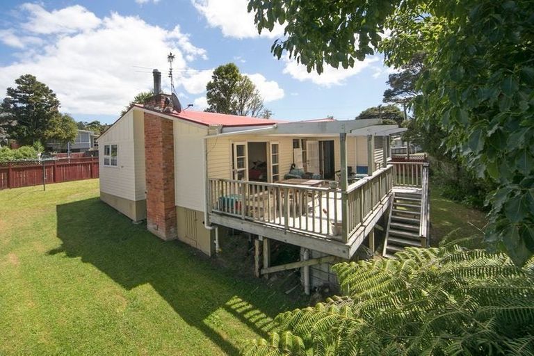 Photo of property in 2 Paewai Road, Glen Eden, Auckland, 0602