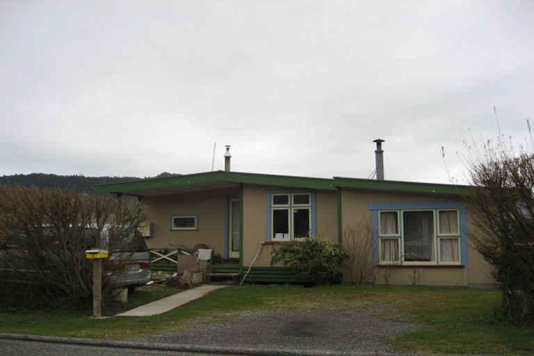 Photo of property in 9 Bute Street, Dunollie, Runanga, 7803