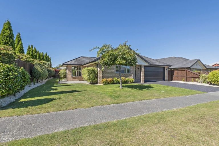 Photo of property in 23 Date Crescent, Aidanfield, Christchurch, 8025