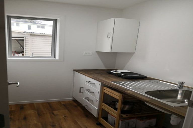 Photo of property in 3 Julia Place, Totara Vale, Auckland, 0629