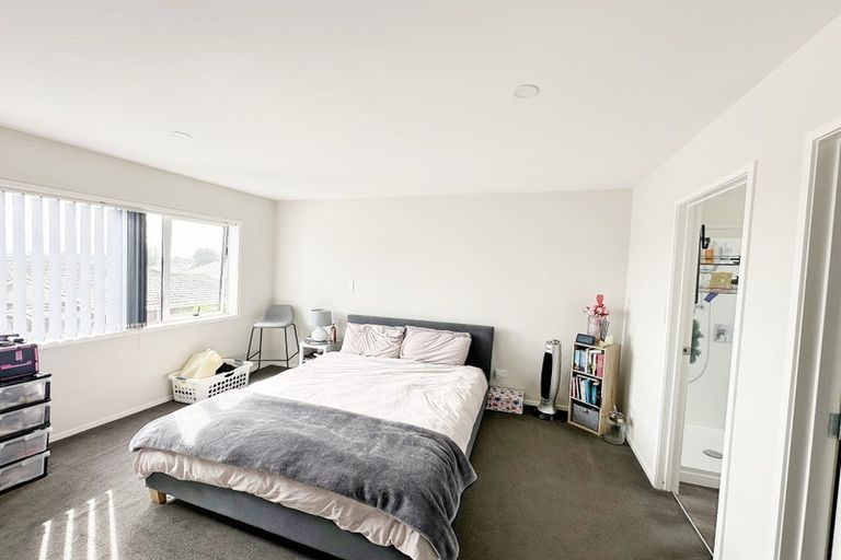 Photo of property in 4 Ruhanui Lane, Pakuranga Heights, Auckland, 2010
