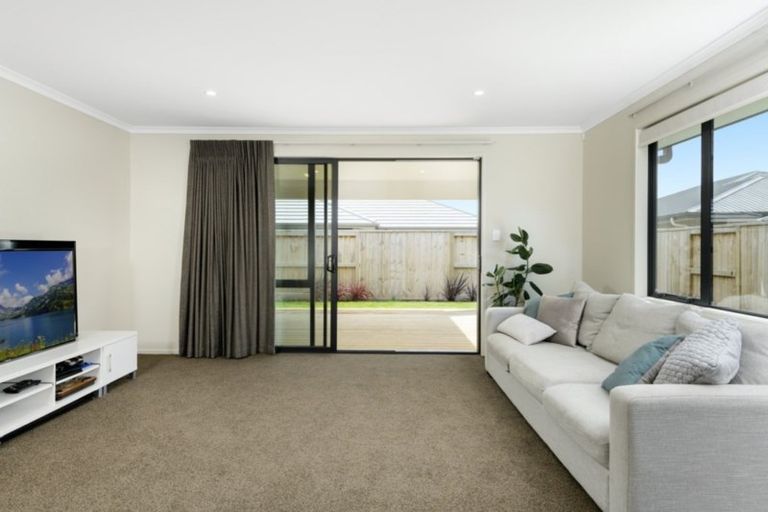 Photo of property in 8 Rotomanu Place, Pyes Pa, Tauranga, 3112