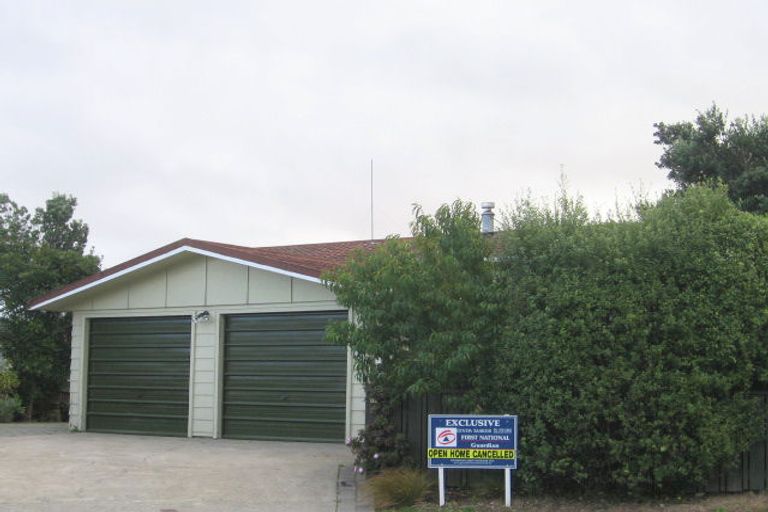 Photo of property in 32 Dominica Crescent, Grenada Village, Wellington, 6037