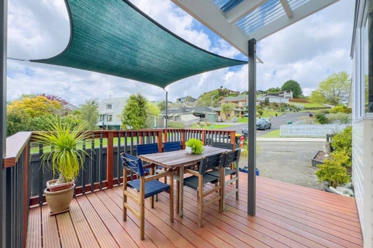 Photo of property in 1 Ohinemuri Place, Paeroa, 3600
