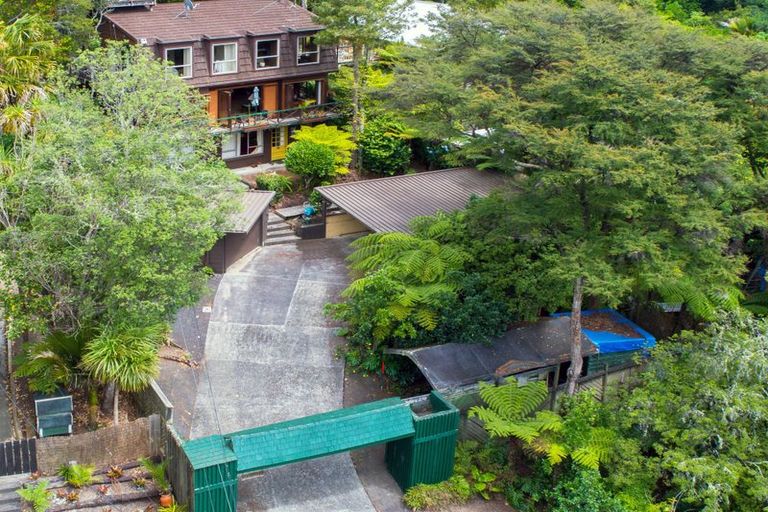 Photo of property in 11 Paturoa Road, Titirangi, Auckland, 0604