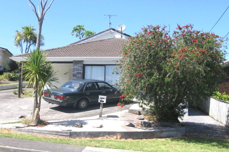 Photo of property in 1/33 Elliott Avenue, Bayview, Auckland, 0629
