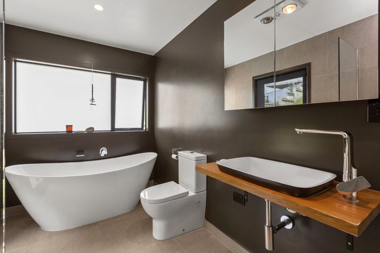 Photo of property in 36 Robertson Street, Raglan, 3225