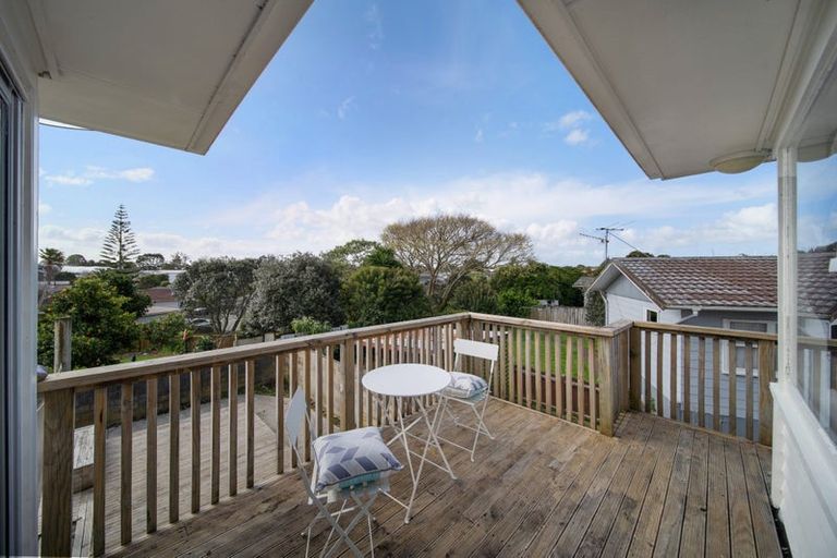Photo of property in 12 Ronald Place, Manurewa, Auckland, 2102