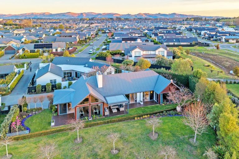 Photo of property in 53 Waterstock Way, Parklands, Christchurch, 8083