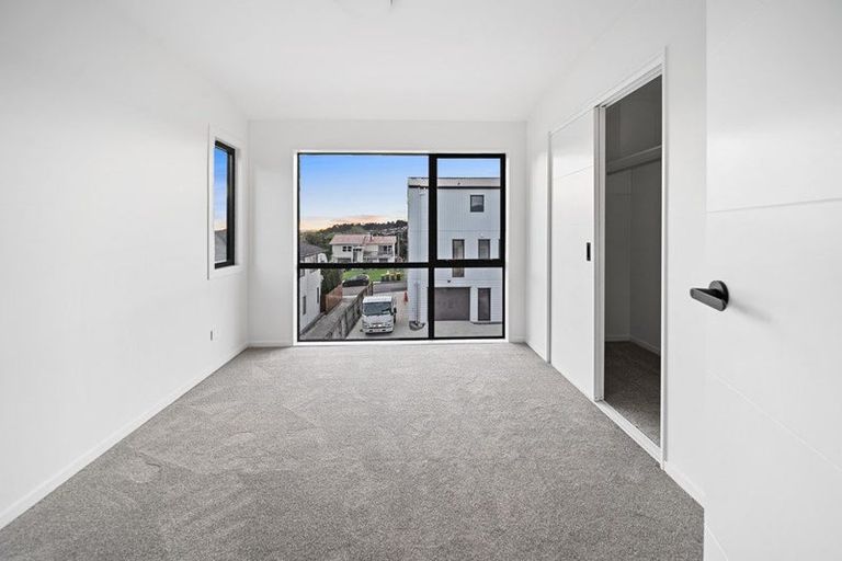 Photo of property in 4/17 Sunnyfield Crescent, Glenfield, Auckland, 0629
