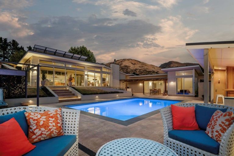 Photo of property in 728 Kane Road, Hawea Flat, Wanaka, 9382