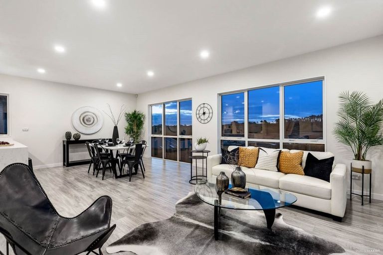 Photo of property in 8 Takurua Terrace, Orewa, 0931