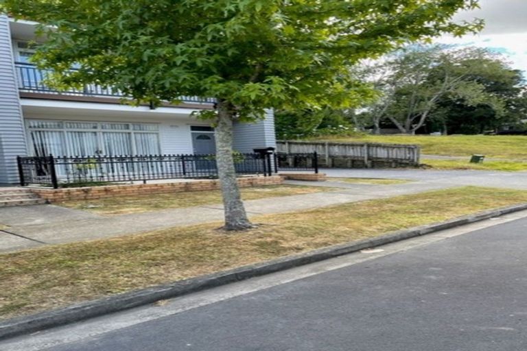Photo of property in 1/44 Carlos Drive, Flat Bush, Auckland, 2016