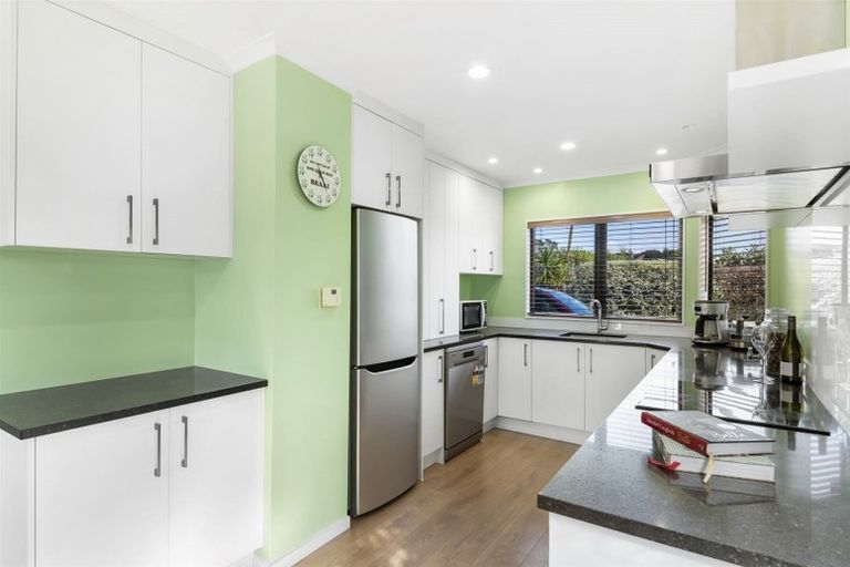 Photo of property in 6/102 Greenhithe Road, Greenhithe, Auckland, 0632