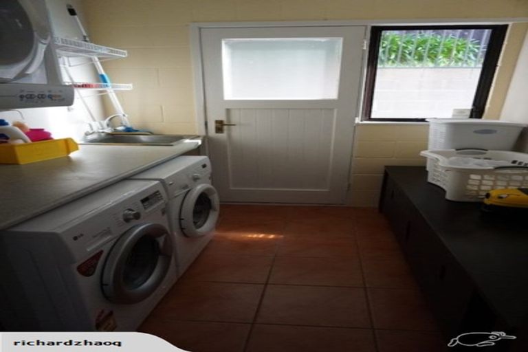 Photo of property in 3 Valdese Rise, Browns Bay, Auckland, 0630