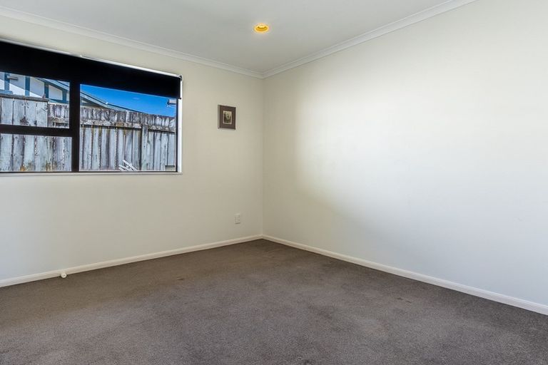 Photo of property in 15 Greenwood Place, Paraparaumu, 5032