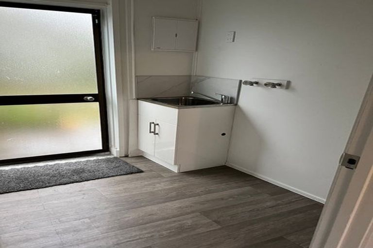 Photo of property in 15 Oreil Avenue, West Harbour, Auckland, 0618