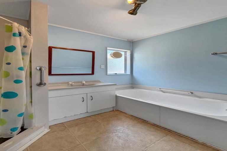 Photo of property in 2/54 Gibraltar Street, Howick, Auckland, 2014