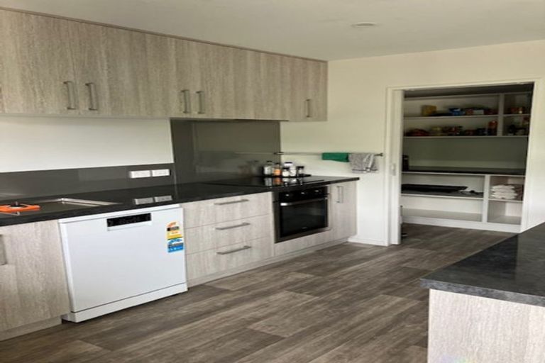 Photo of property in 16 Silverstone Drive, Cromwell, 9384