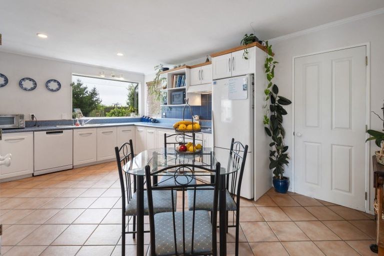 Photo of property in 1960 Parewanui Road, Parewanui, Bulls, 4894