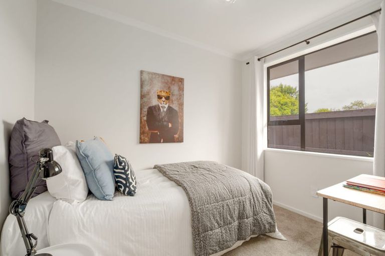 Photo of property in 1/52a Aorangi Road, Bryndwr, Christchurch, 8053