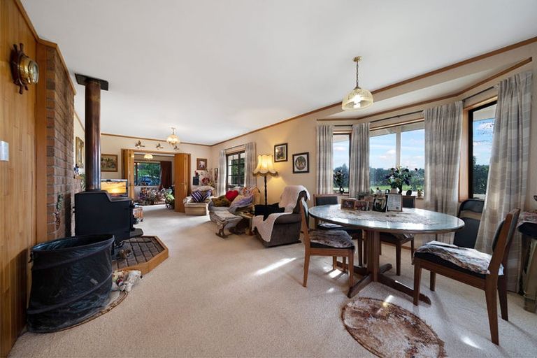 Photo of property in 40 Brookvale Lane, Taupaki, Henderson, 0782