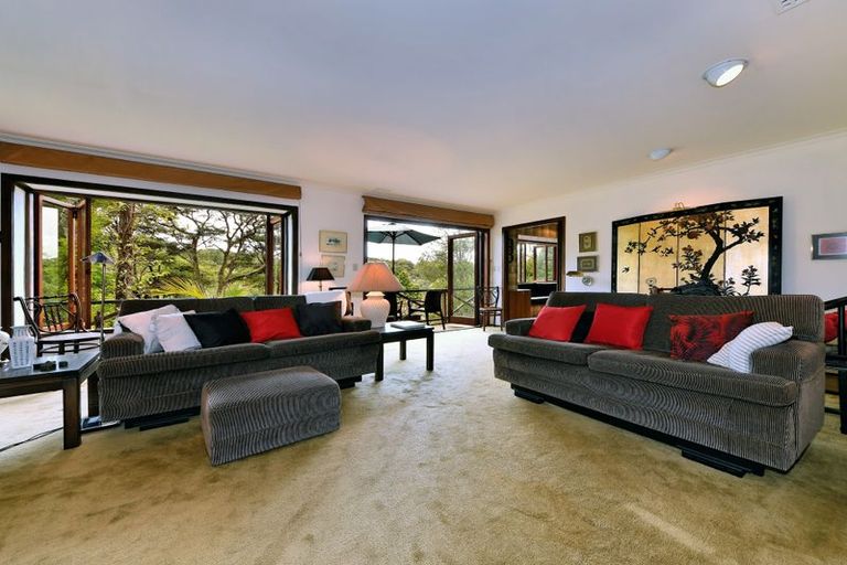 Photo of property in 11 Paturoa Road, Titirangi, Auckland, 0604