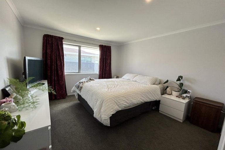 Photo of property in 3 Tamarisk Place, Parklands, Christchurch, 8083