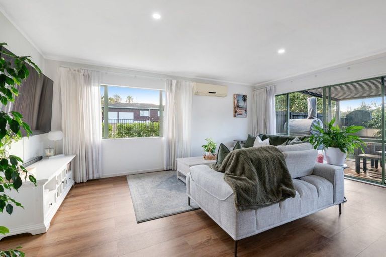 Photo of property in 1/2 Langton Road, Stanmore Bay, Whangaparaoa, 0932