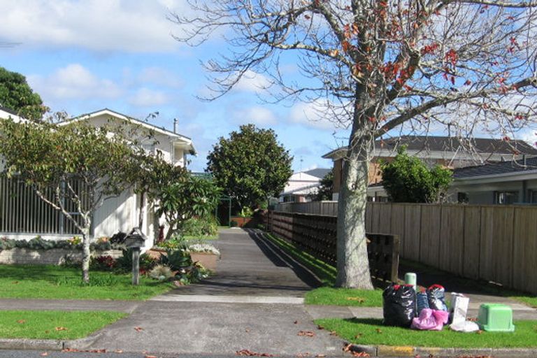 Photo of property in 2/23 Hattaway Avenue, Bucklands Beach, Auckland, 2012