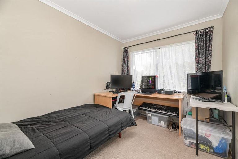 Photo of property in 1/13a Kitewao Street, Northcote, Auckland, 0627