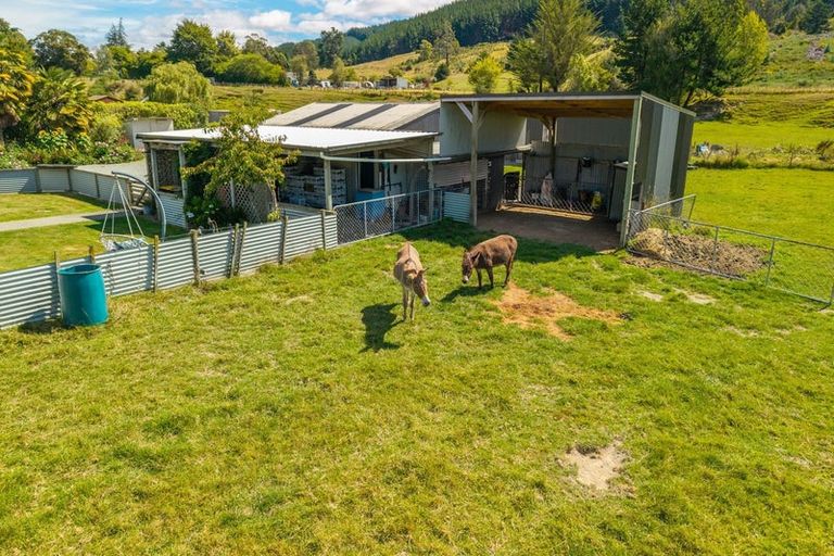 Photo of property in 4 Leigh Road, Foxhill, Wakefield, 7095