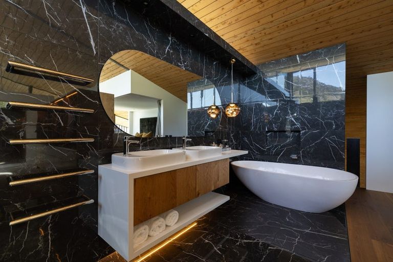 Photo of property in 68 Sicilian Lane, Lake Hayes, Queenstown, 9371