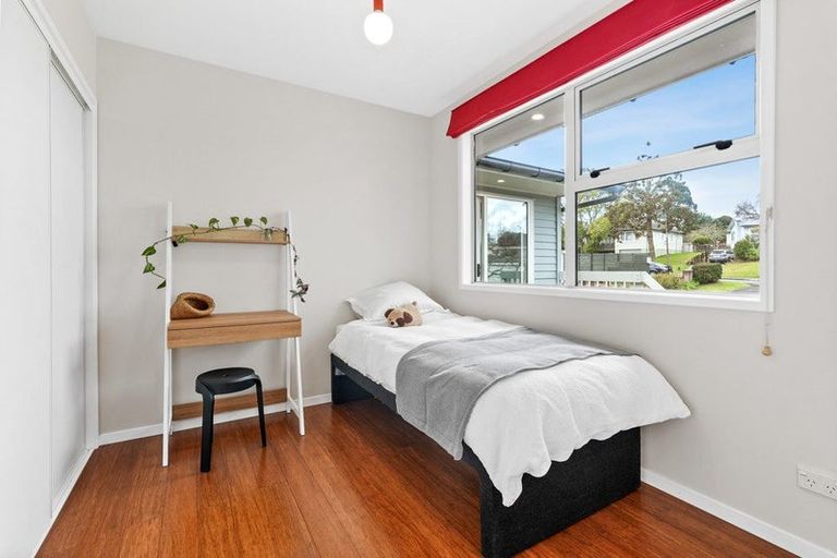 Photo of property in 22 Paragon Avenue, Beach Haven, Auckland, 0626