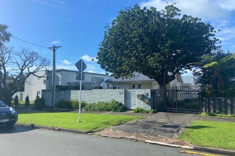 Photo of property in 1/19 Saltburn Road, Milford, Auckland, 0620