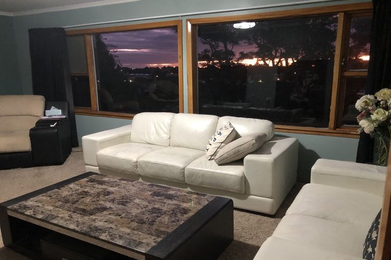 Photo of property in 10 Kiwi Road, Raumati Beach, Paraparaumu, 5032