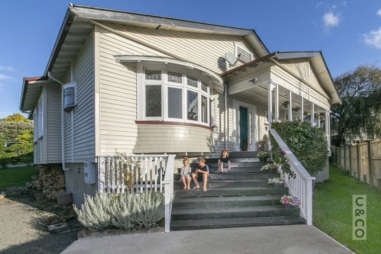 Photo of property in 12 Elliot Street, Riverhead, 0820