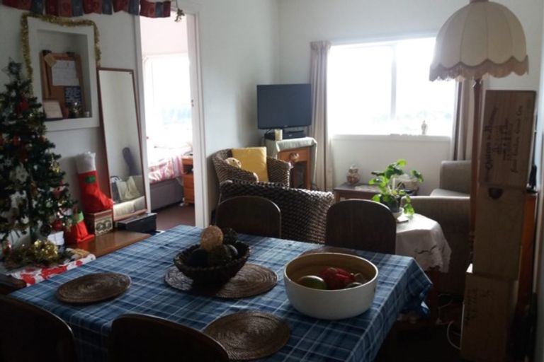 Photo of property in 51 Pembroke Road, Northland, Wellington, 6012