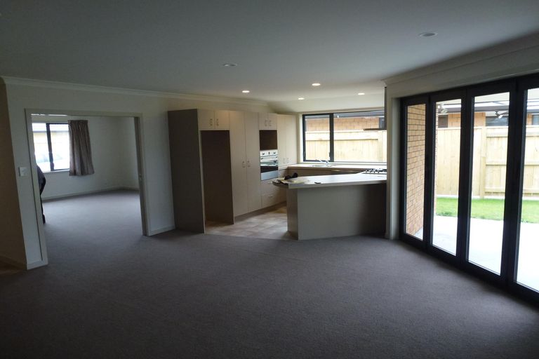 Photo of property in 100 Rosalie Terrace, Kelvin Grove, Palmerston North, 4414