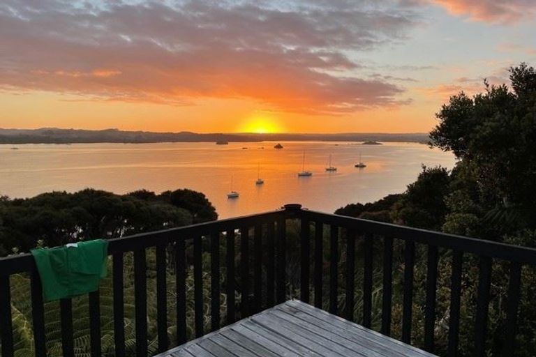 Photo of property in 88 Doves Bay Road, Kerikeri, 0294